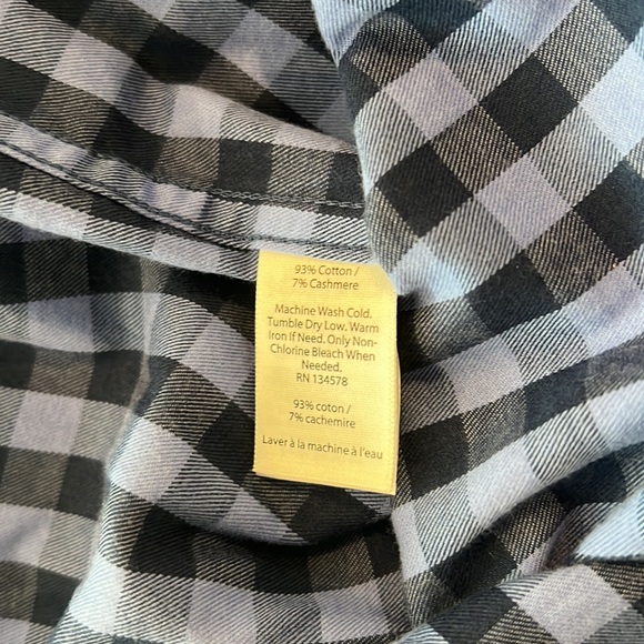 NWT Vineyard Vines checked button down 2 - Picture 5 of 5